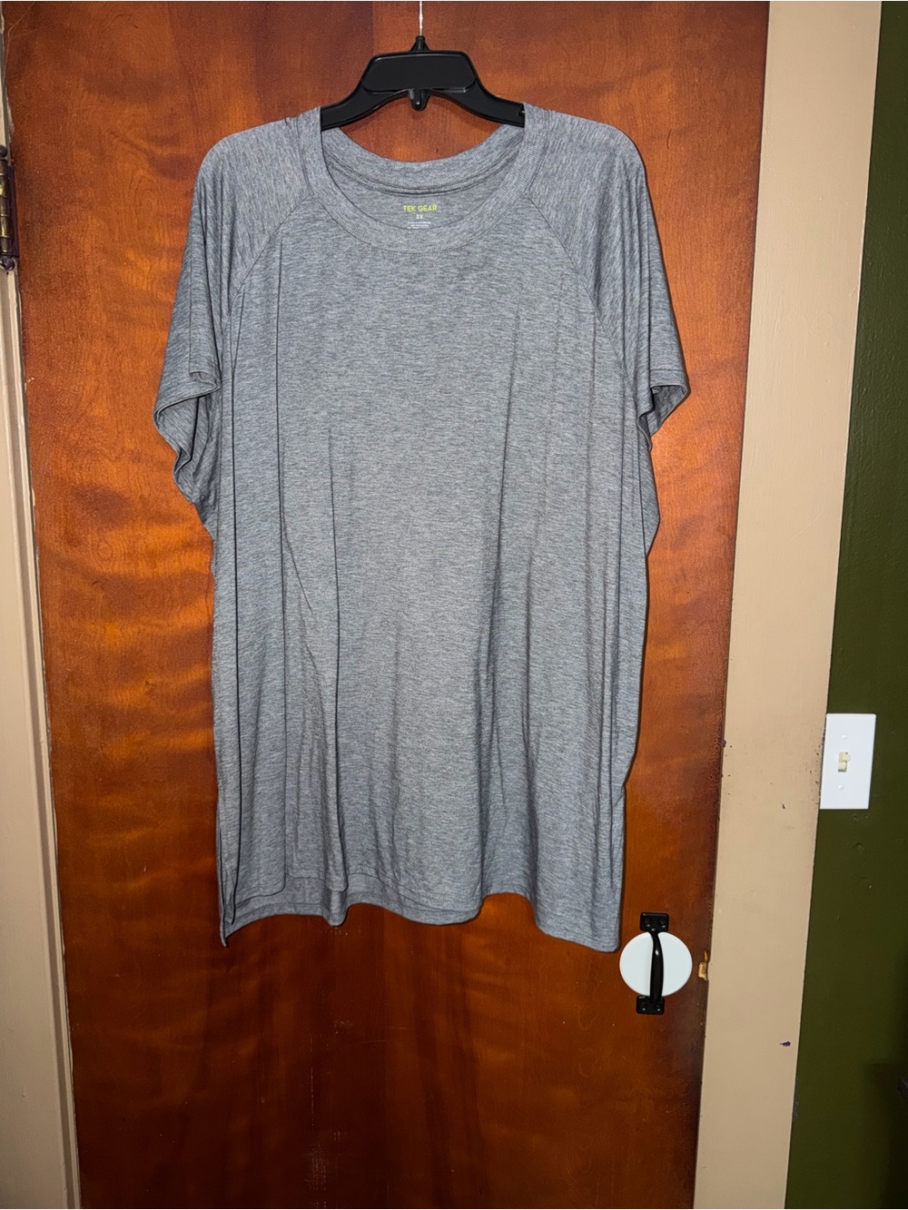 tek gear Women's Short Sleeve Gray Tee
